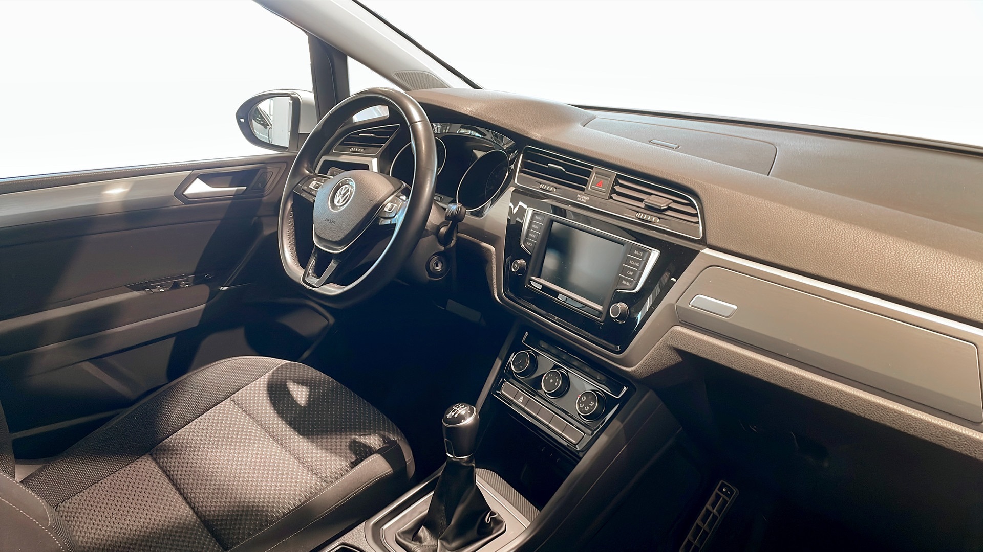 Volkswagen Touran KLE891