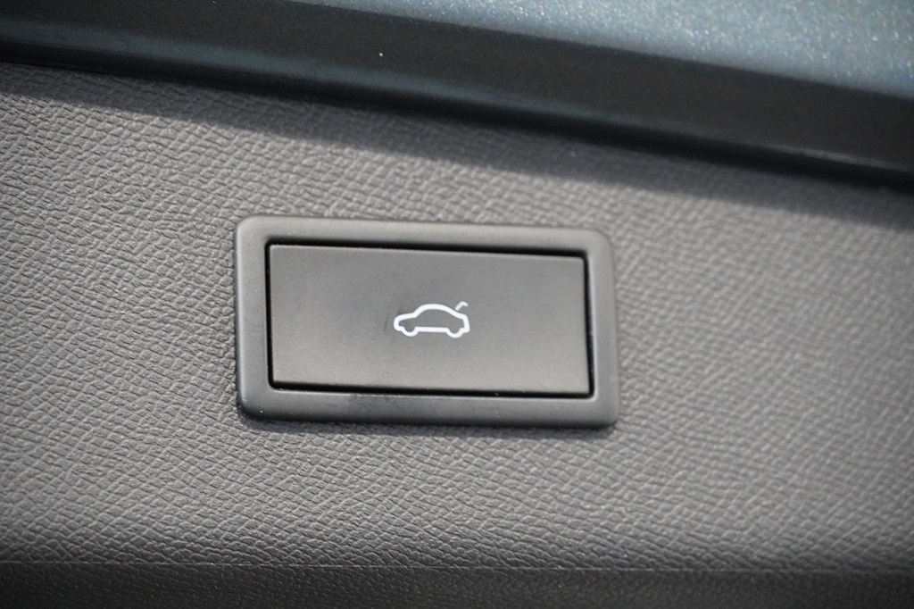 CUPRA Leon KMM63L