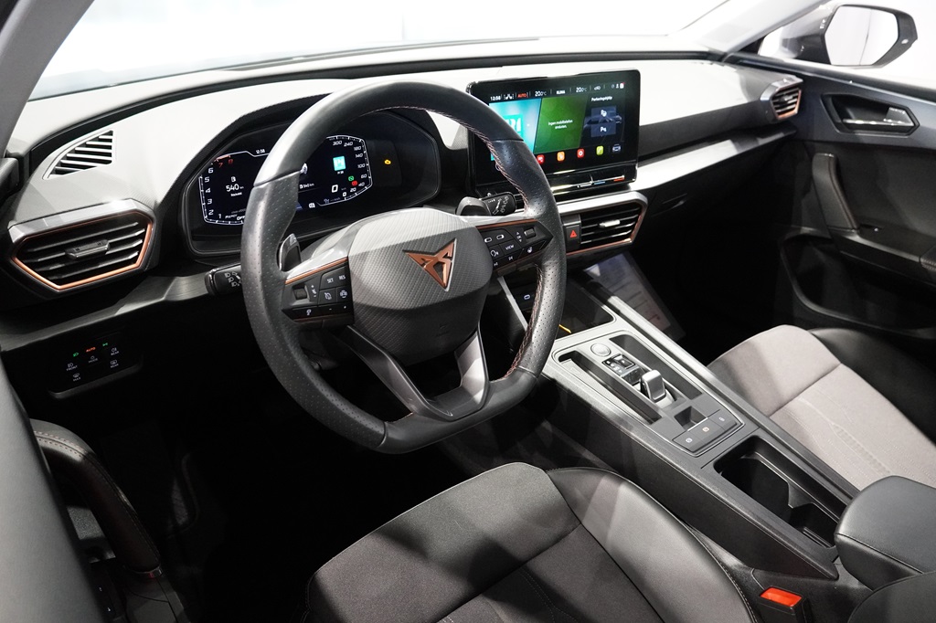 CUPRA Leon KMM63L