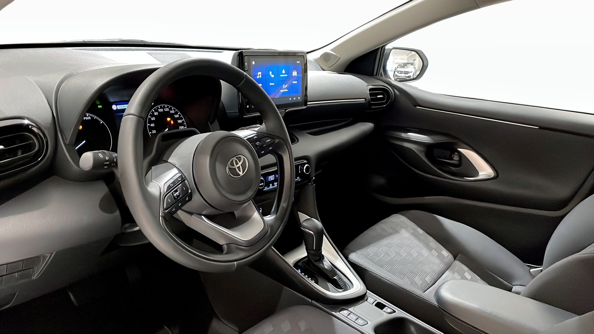 Toyota Yaris KNF10Z