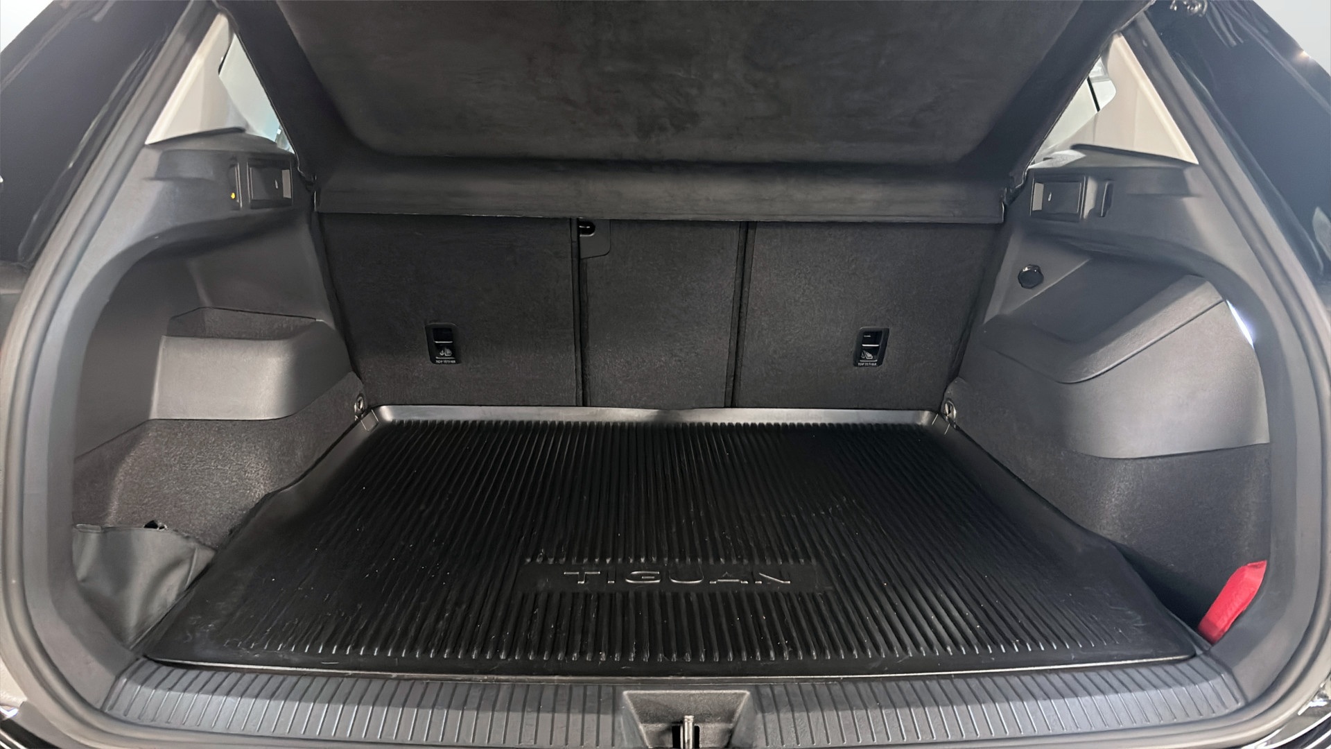 Volkswagen Tiguan KNH09P