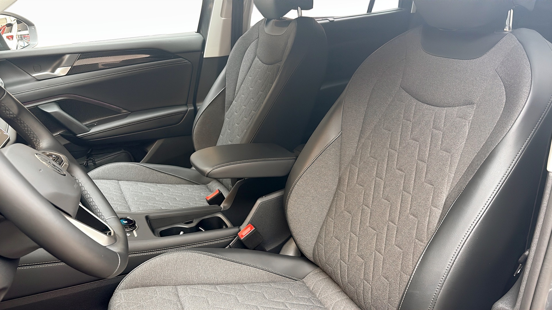 Volkswagen Tayron KOP82B