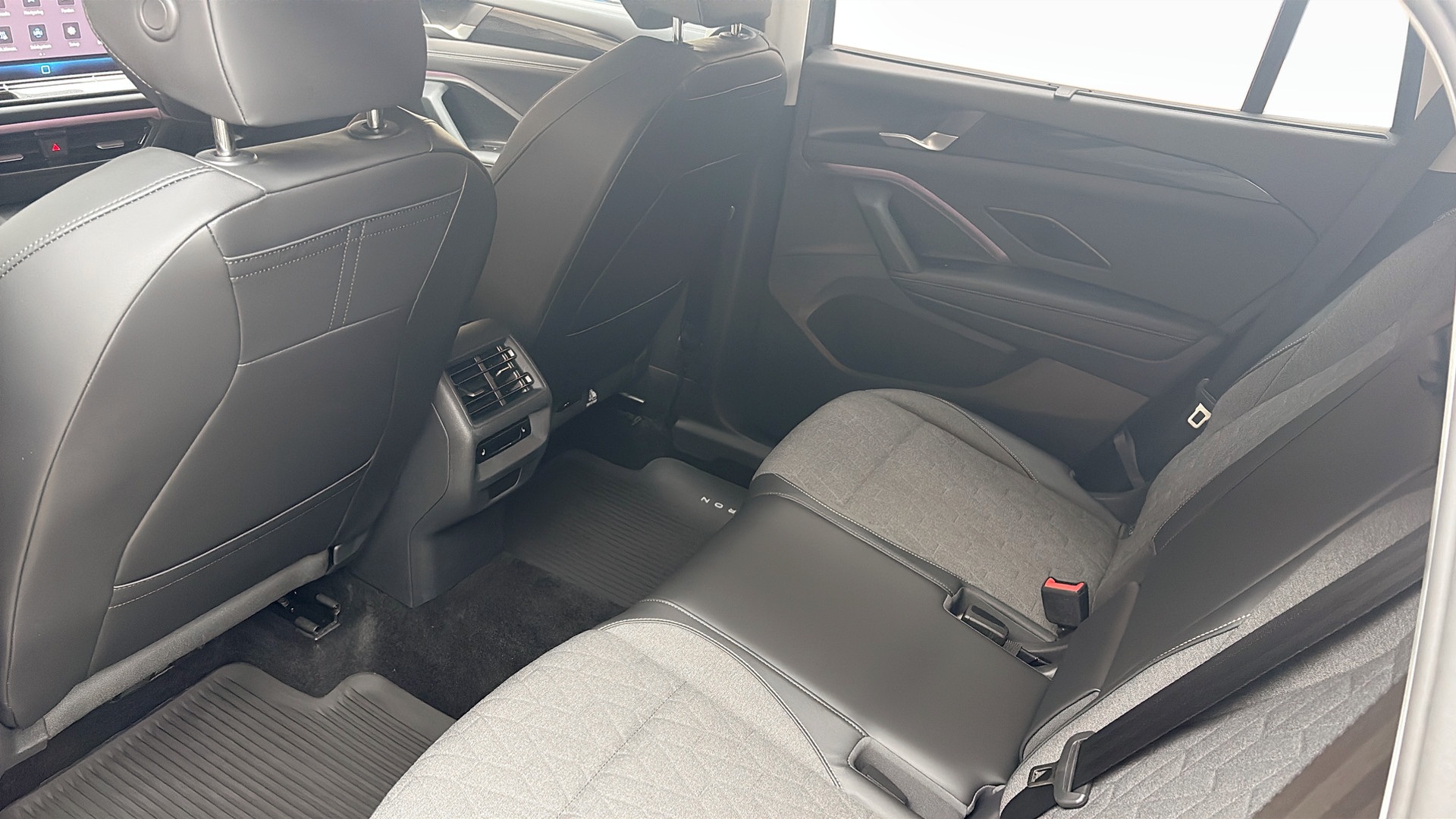 Volkswagen Tayron KOP82B
