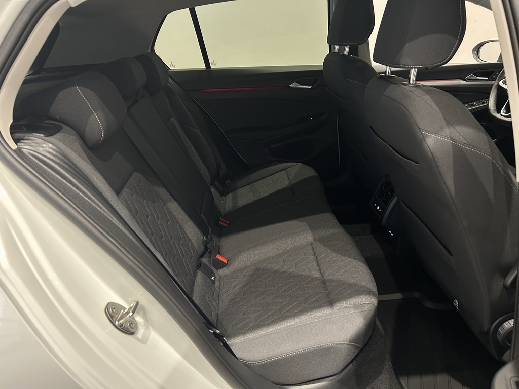 Volkswagen Golf KRB08A