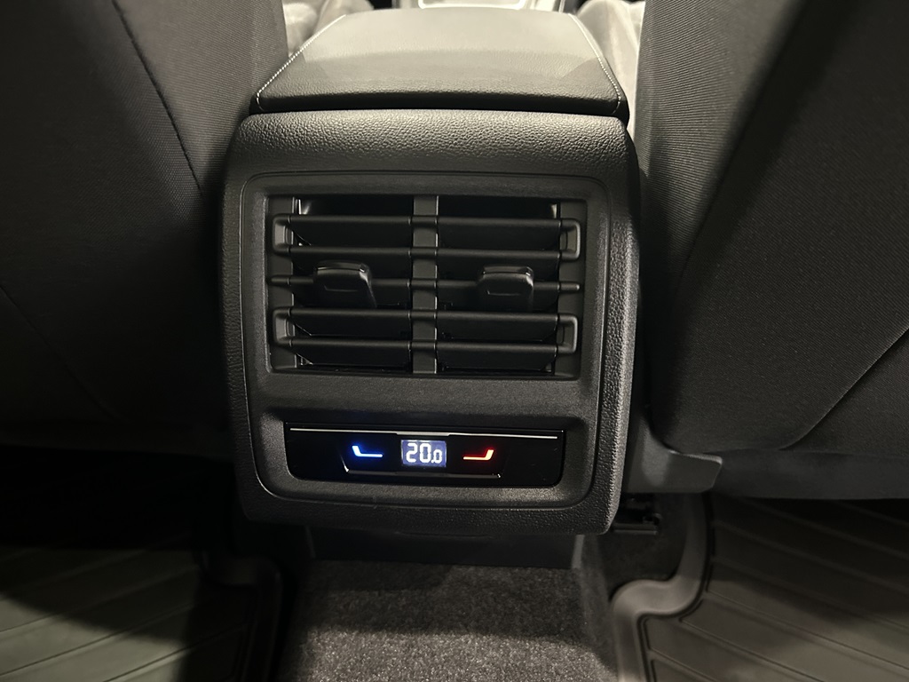 Volkswagen Golf KRB08A