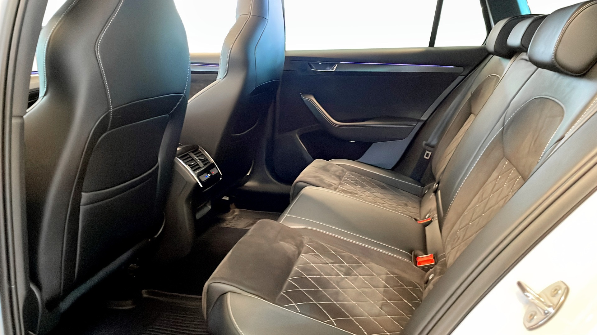 Skoda Superb KRK90U