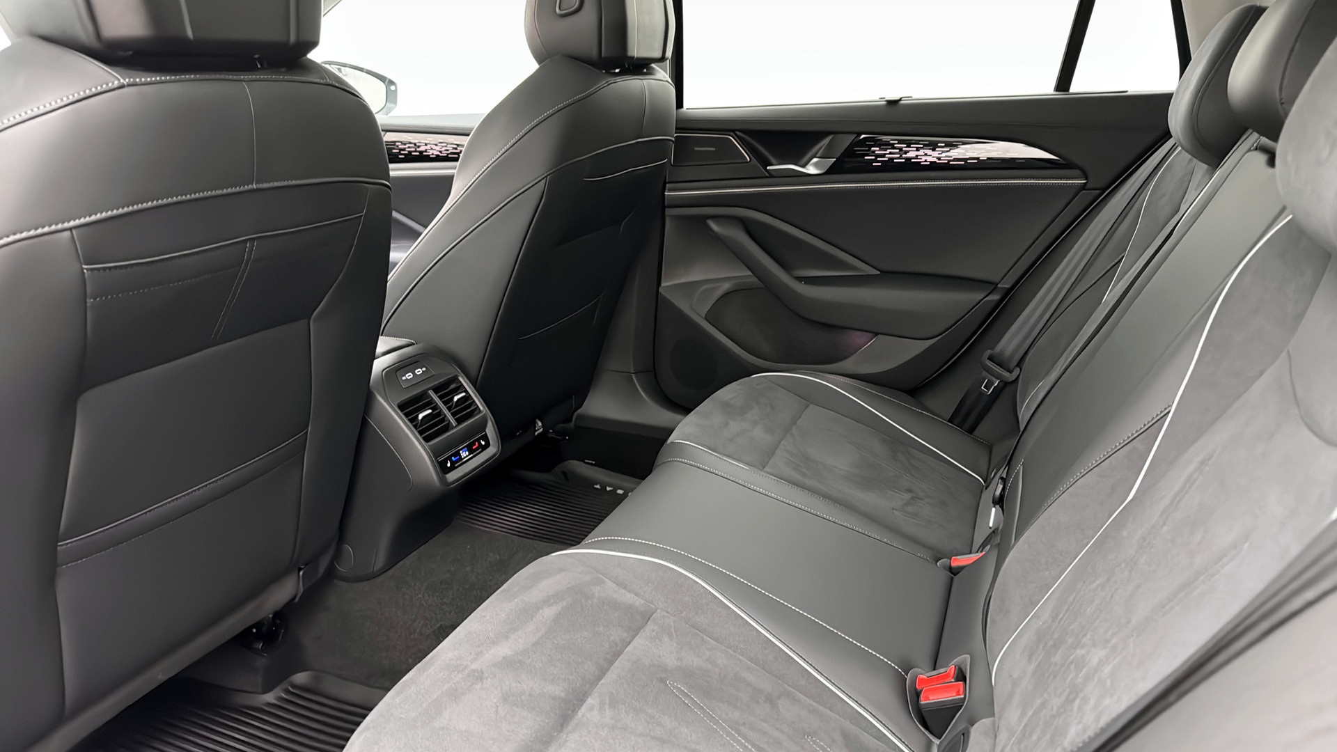 Volkswagen Passat KSJ80X