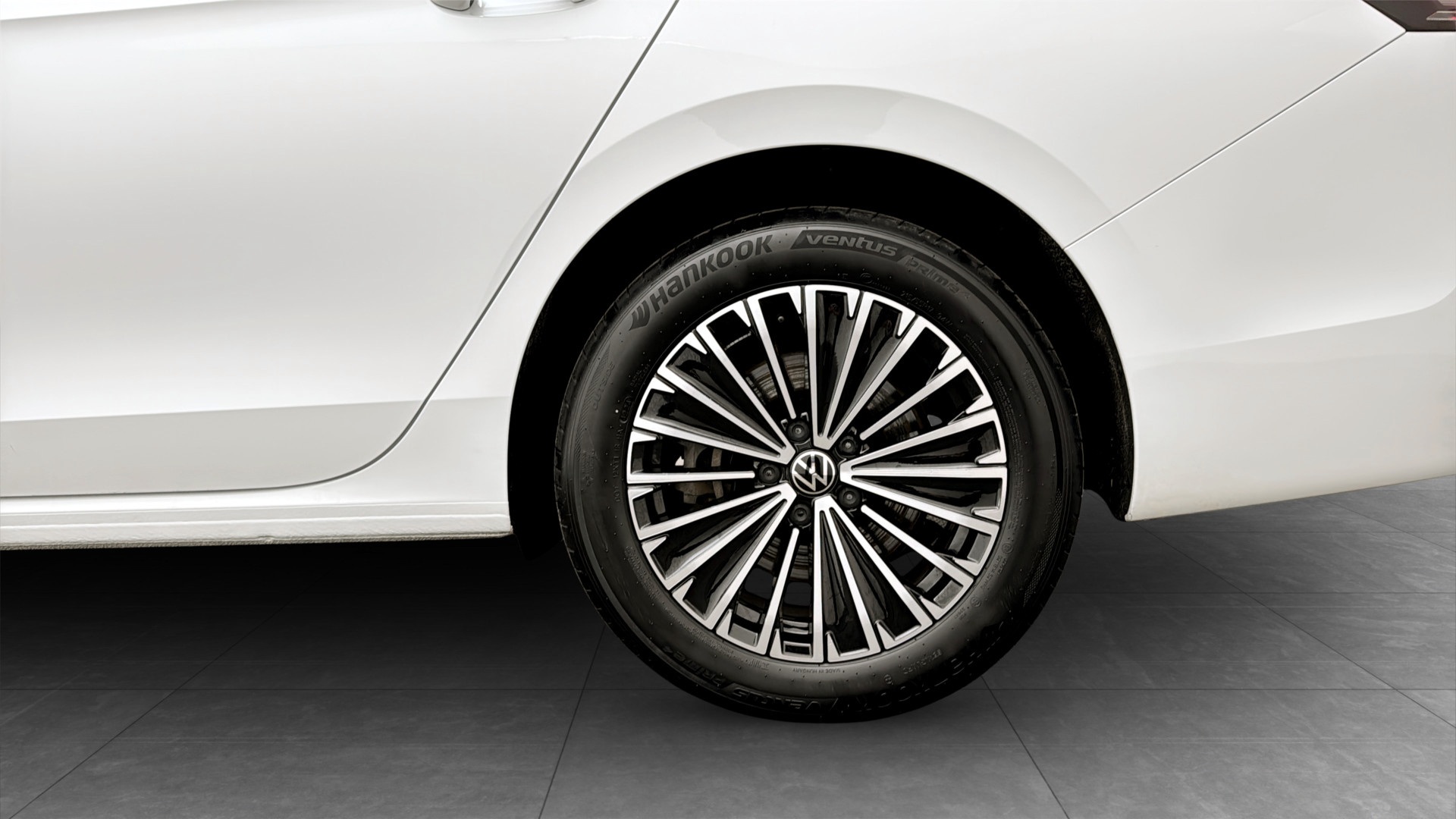 Volkswagen Passat KSJ81N