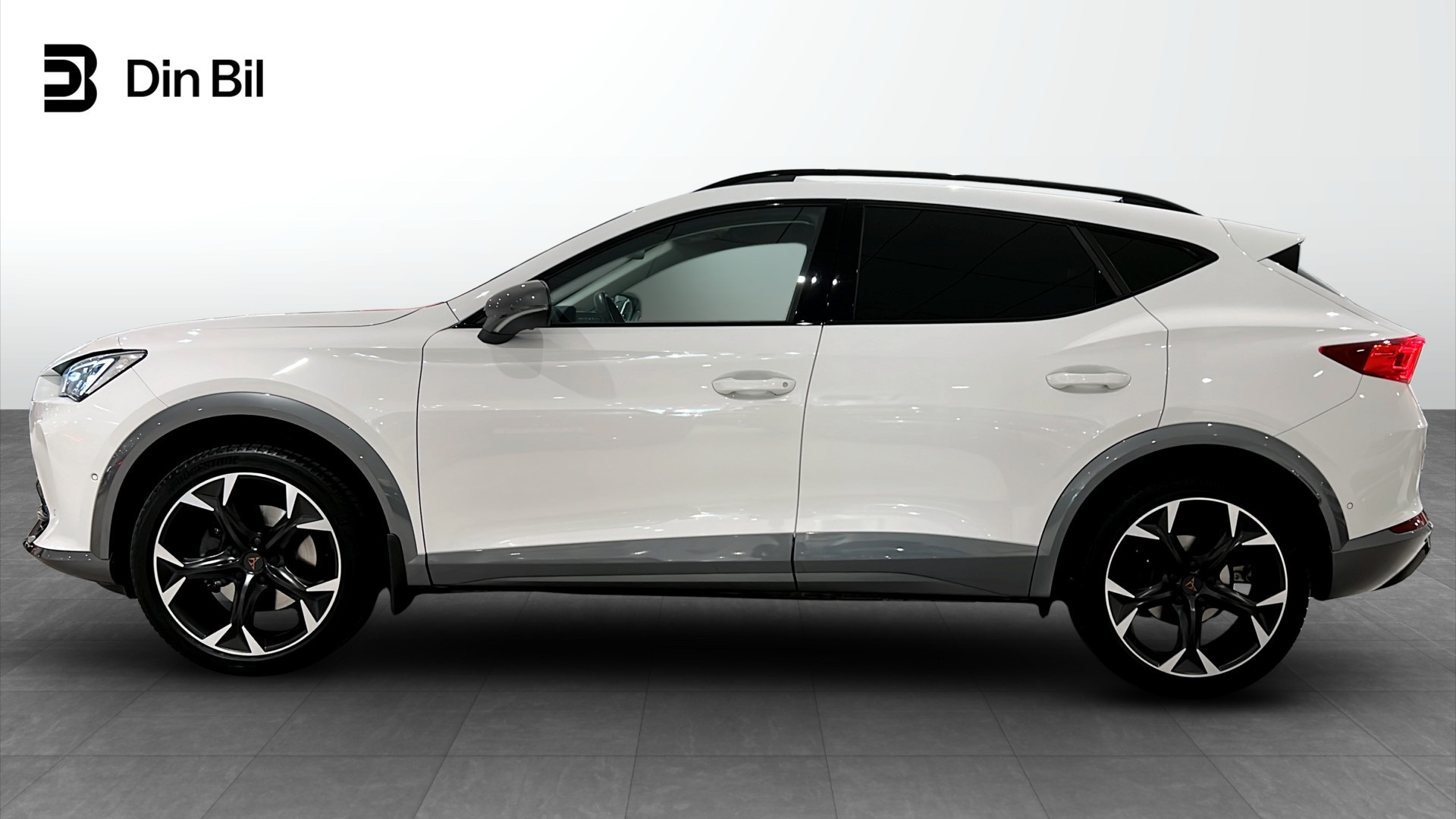 SEAT Cupra KUO122