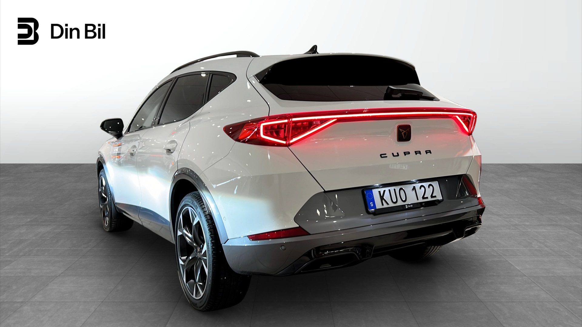 SEAT Cupra KUO122