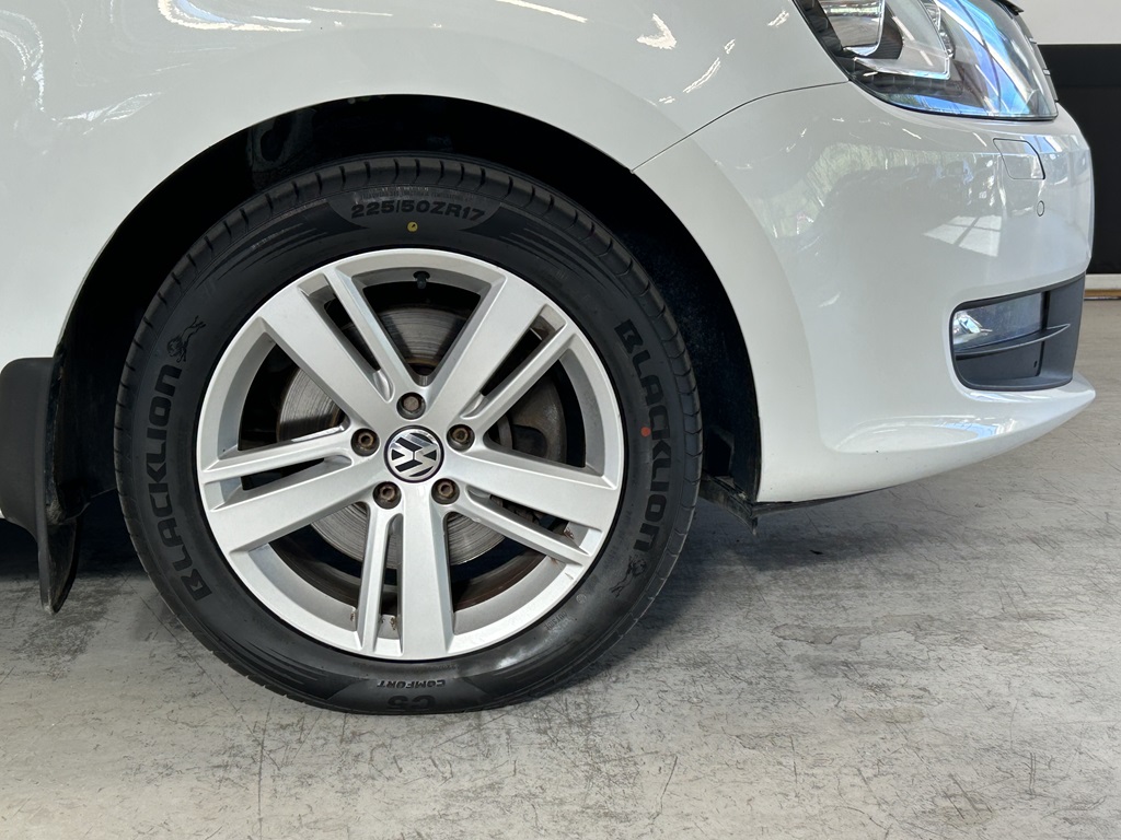Volkswagen Sharan KXE666