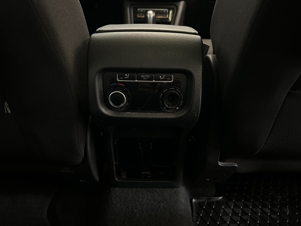 Volkswagen Sharan KXE666