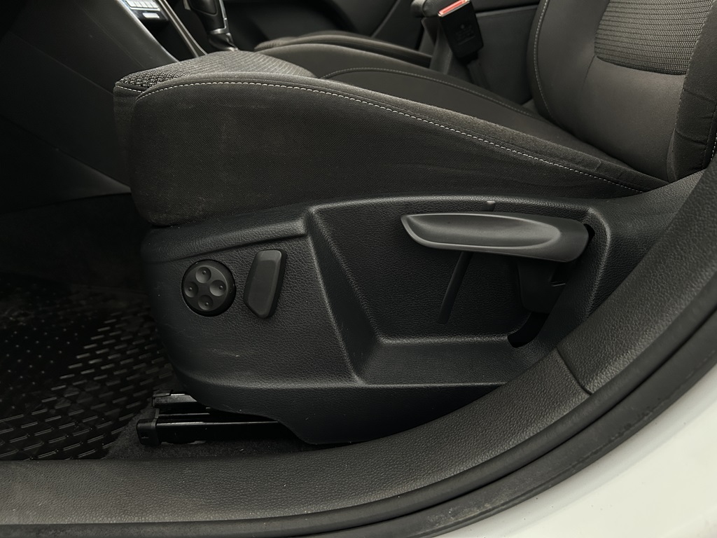 Volkswagen Sharan KXE666