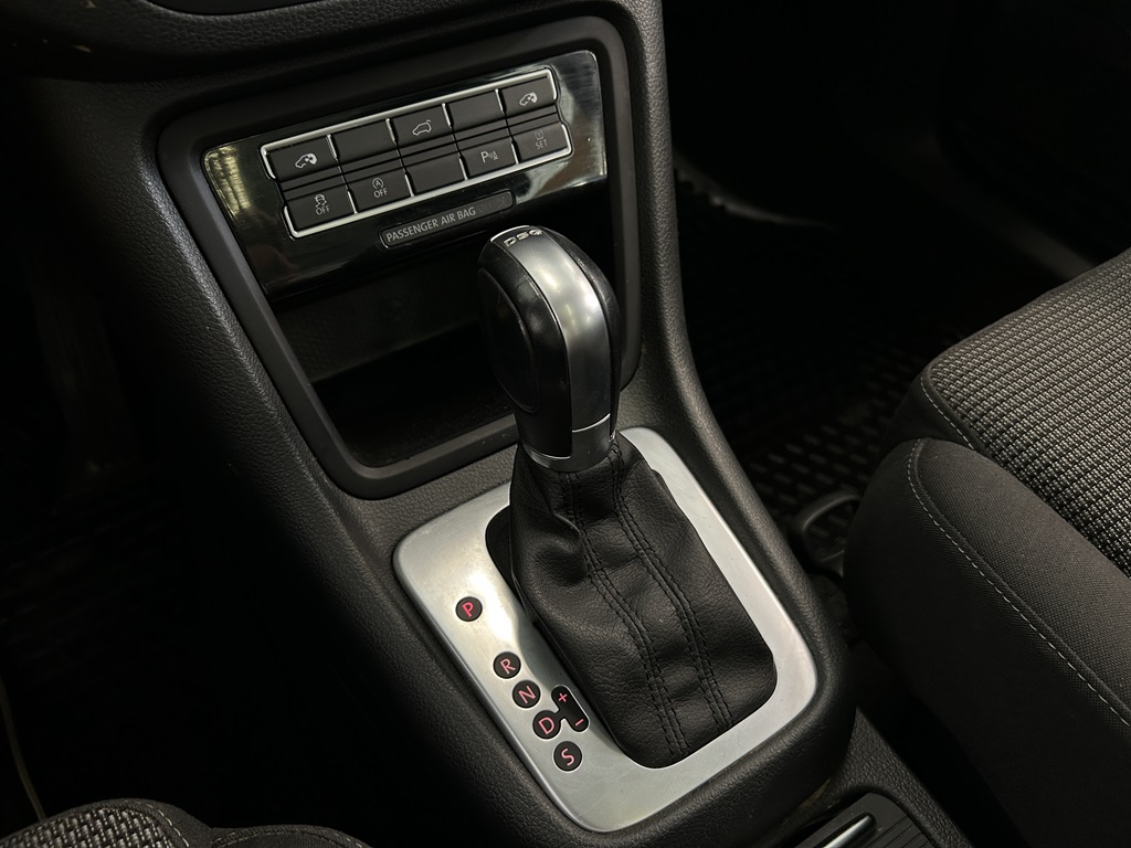 Volkswagen Sharan KXE666