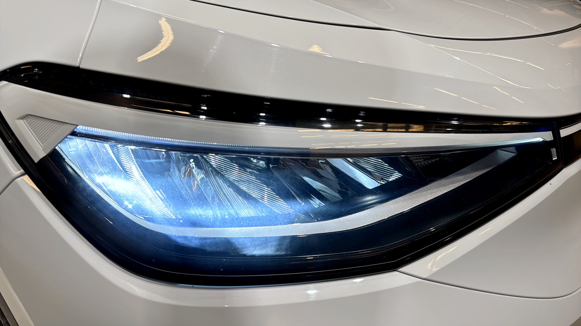 Volkswagen ID.4 KXF26P