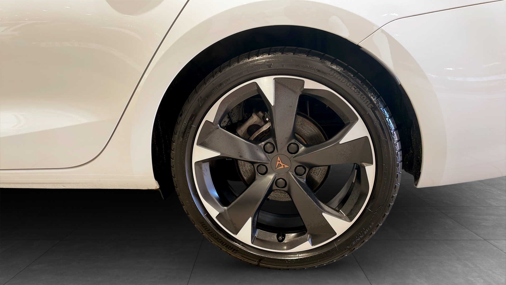 CUPRA Leon KXG70E