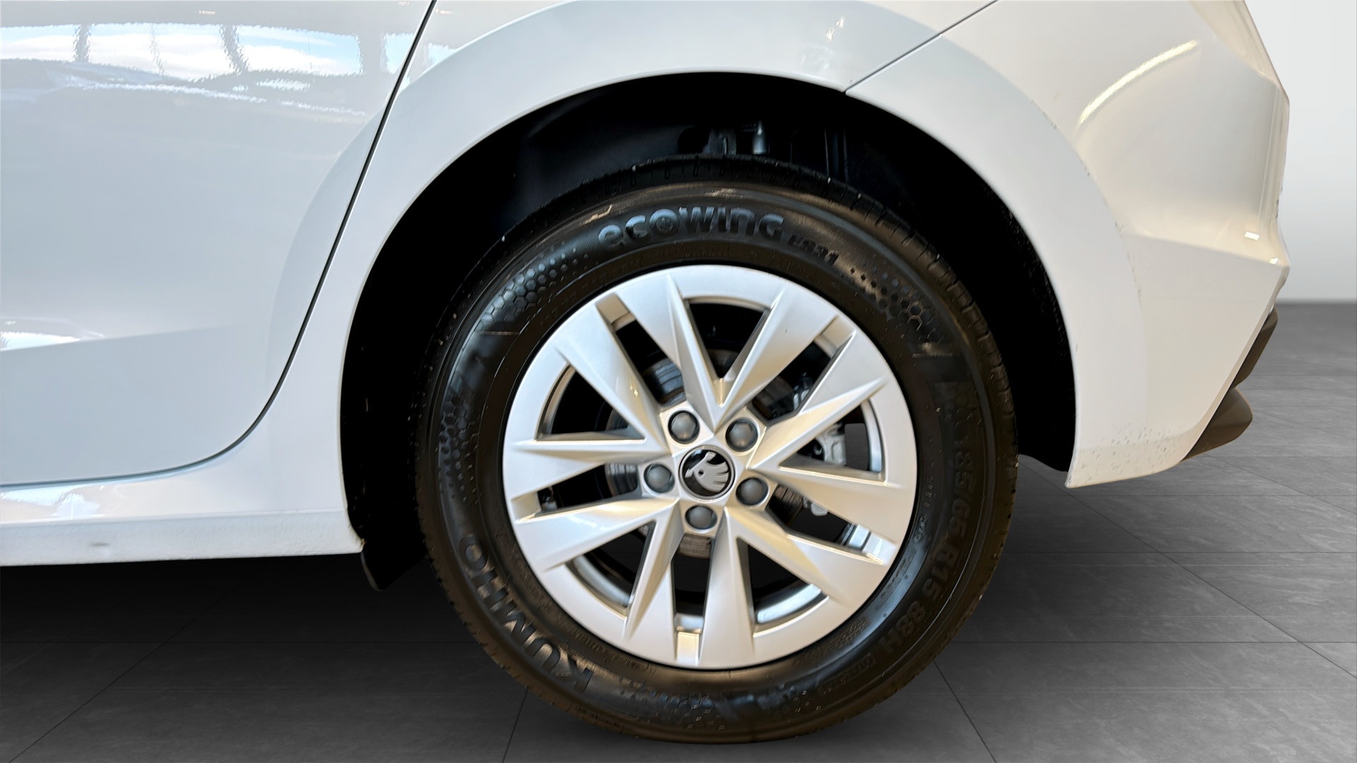 Skoda Fabia KXH64P