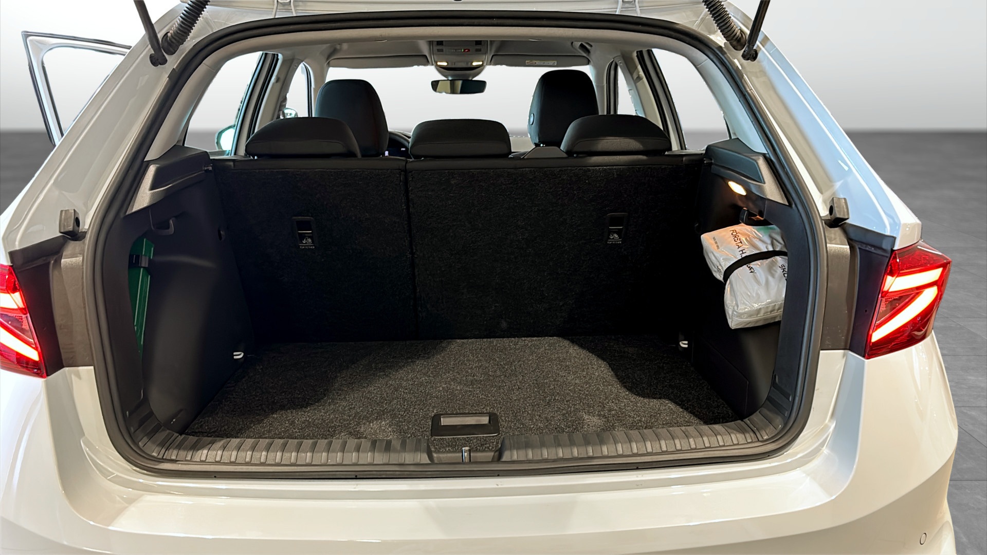 Skoda Fabia KXH64P