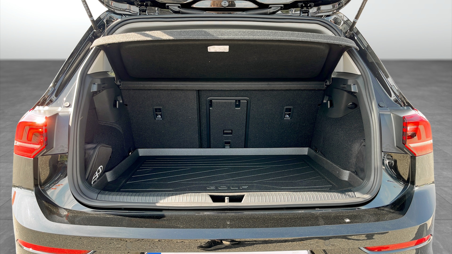 Volkswagen Golf KXL10W