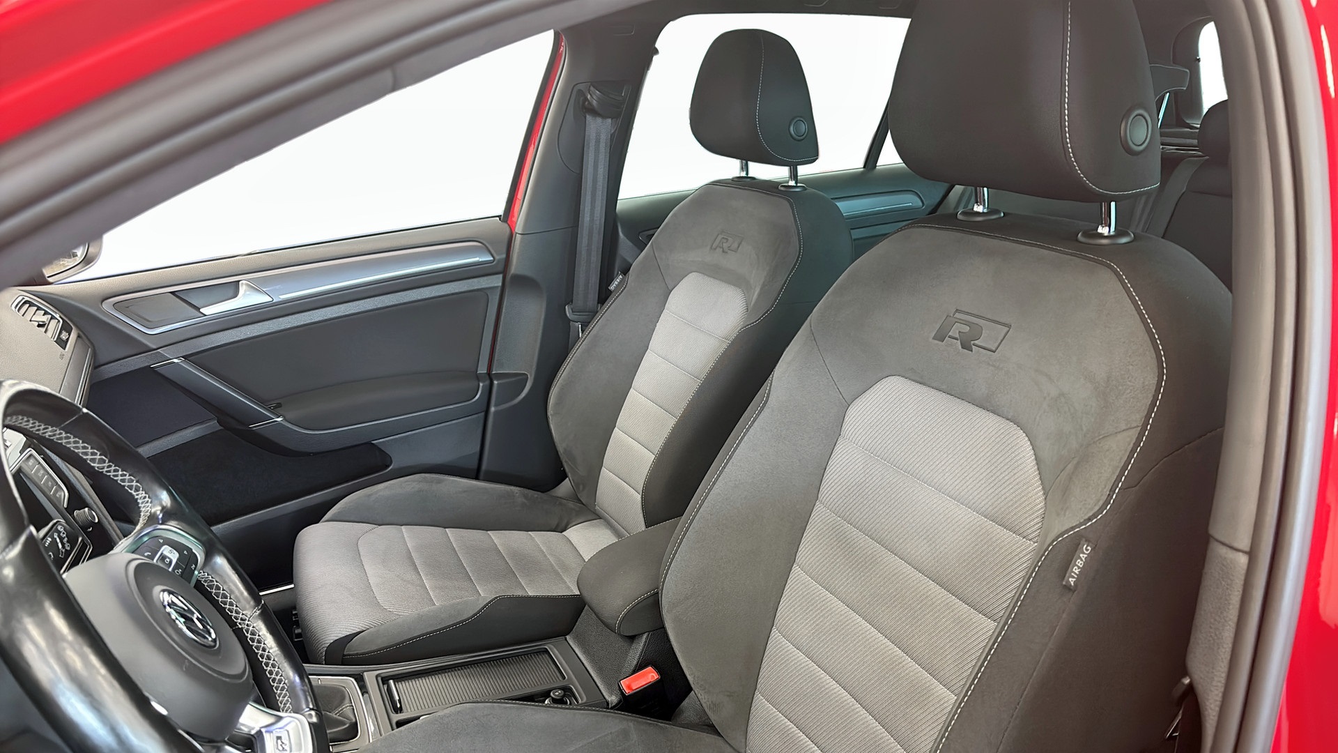 Volkswagen Golf KXS206