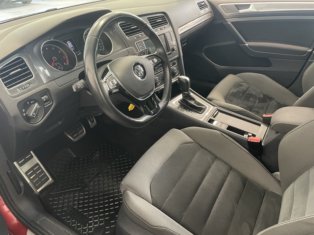 Volkswagen Golf KYB609