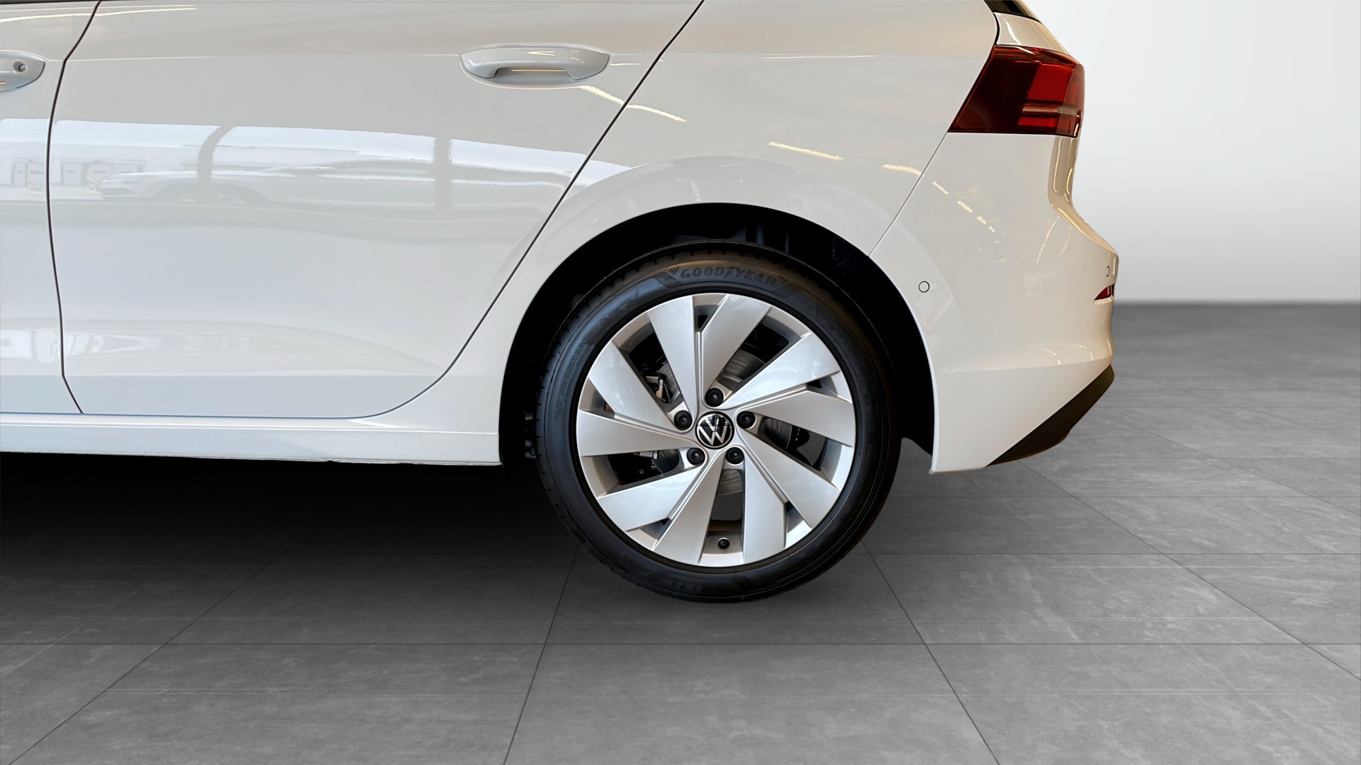 Volkswagen Golf KYL12F