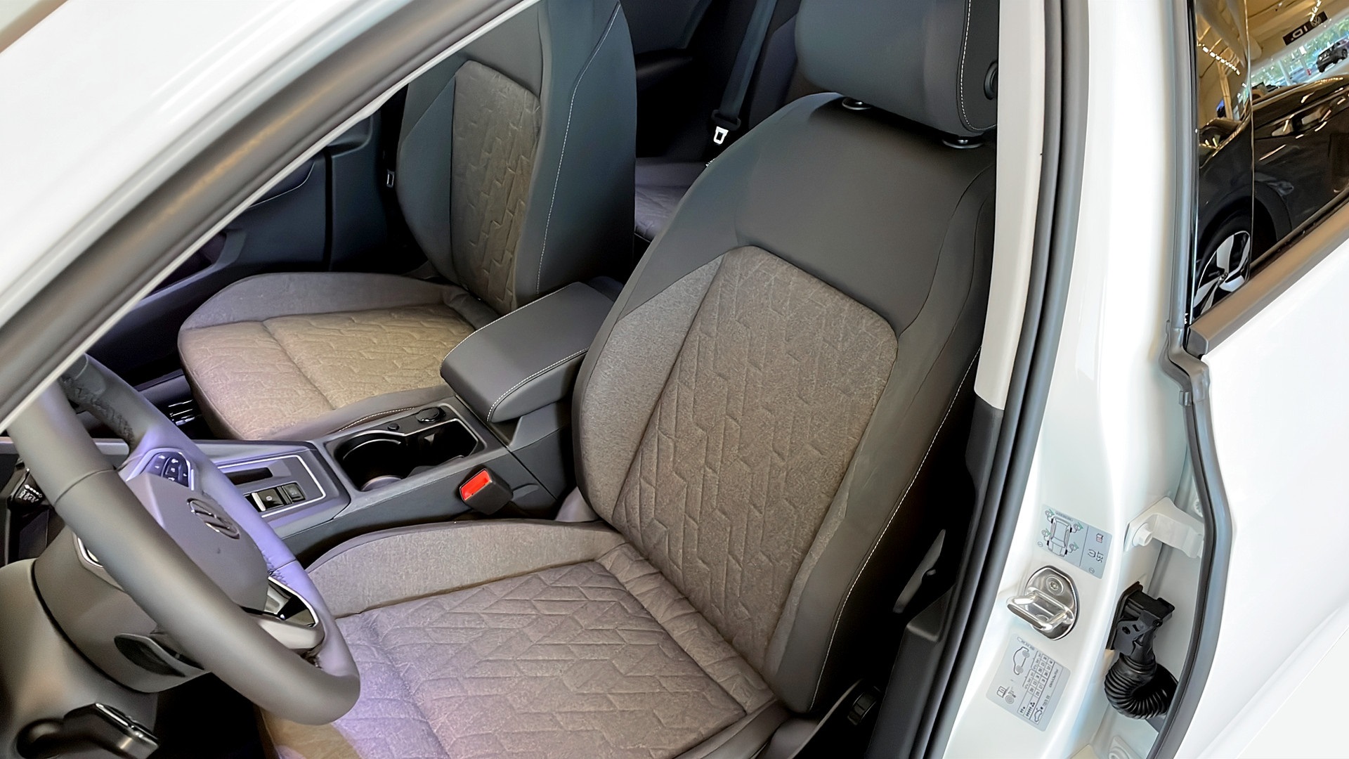 Volkswagen Golf KYL12F
