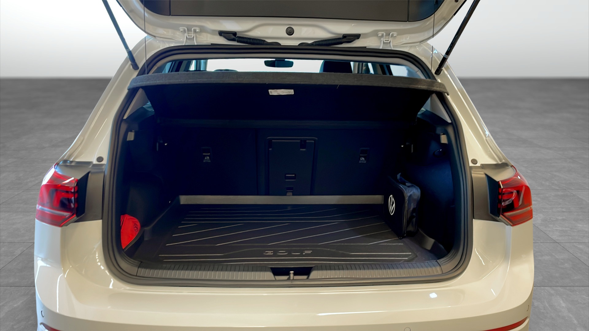 Volkswagen Golf KYL12F