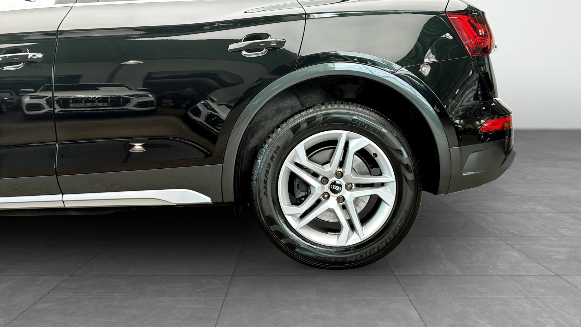 Audi Q5 LBG74R