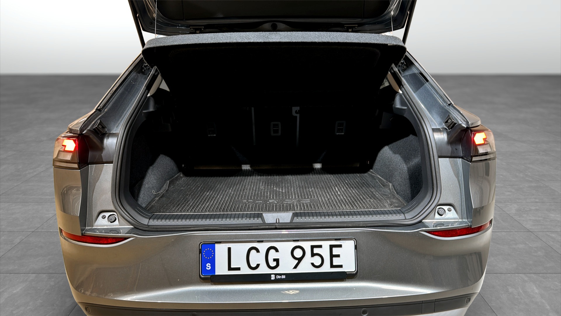 Volkswagen T-Roc LCG95E