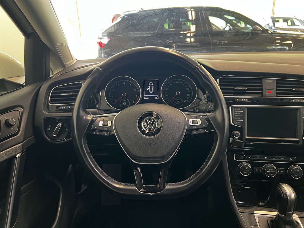 Volkswagen Golf LCW840