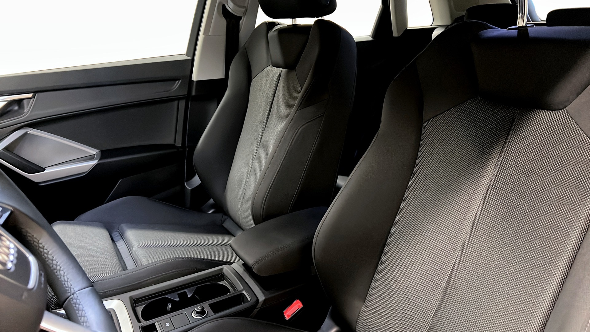 Audi Q3 LDJ74P