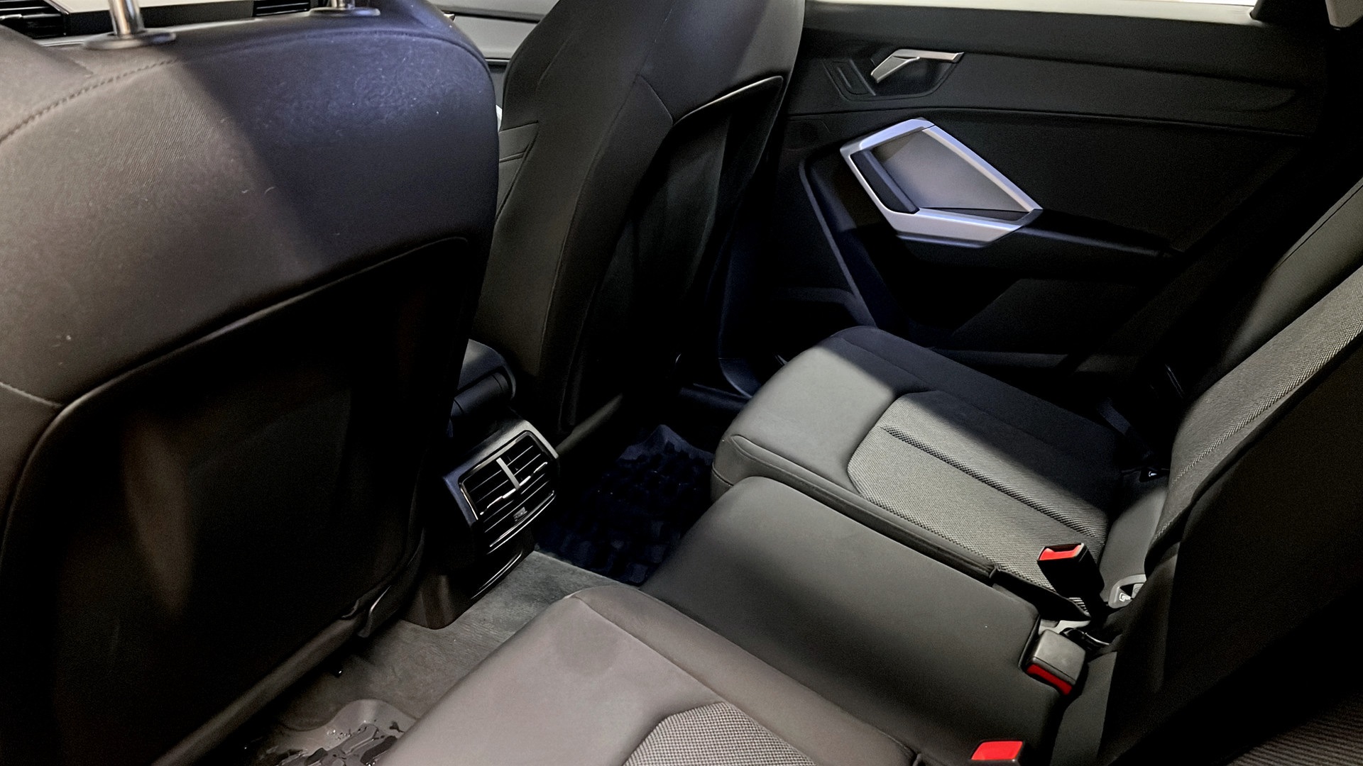 Audi Q3 LDJ74P