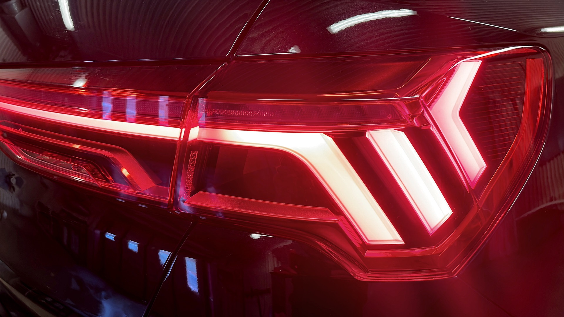 Audi Q3 LDJ74P