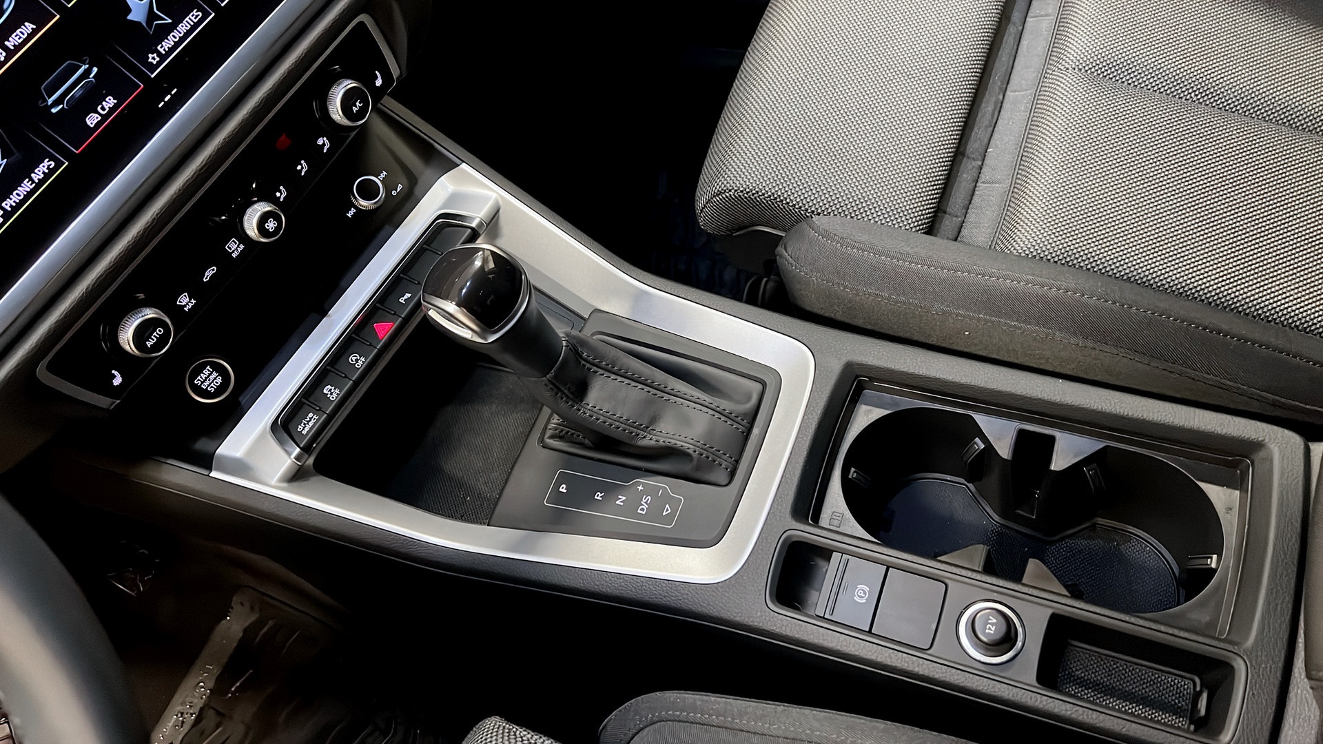 Audi Q3 LDJ74P