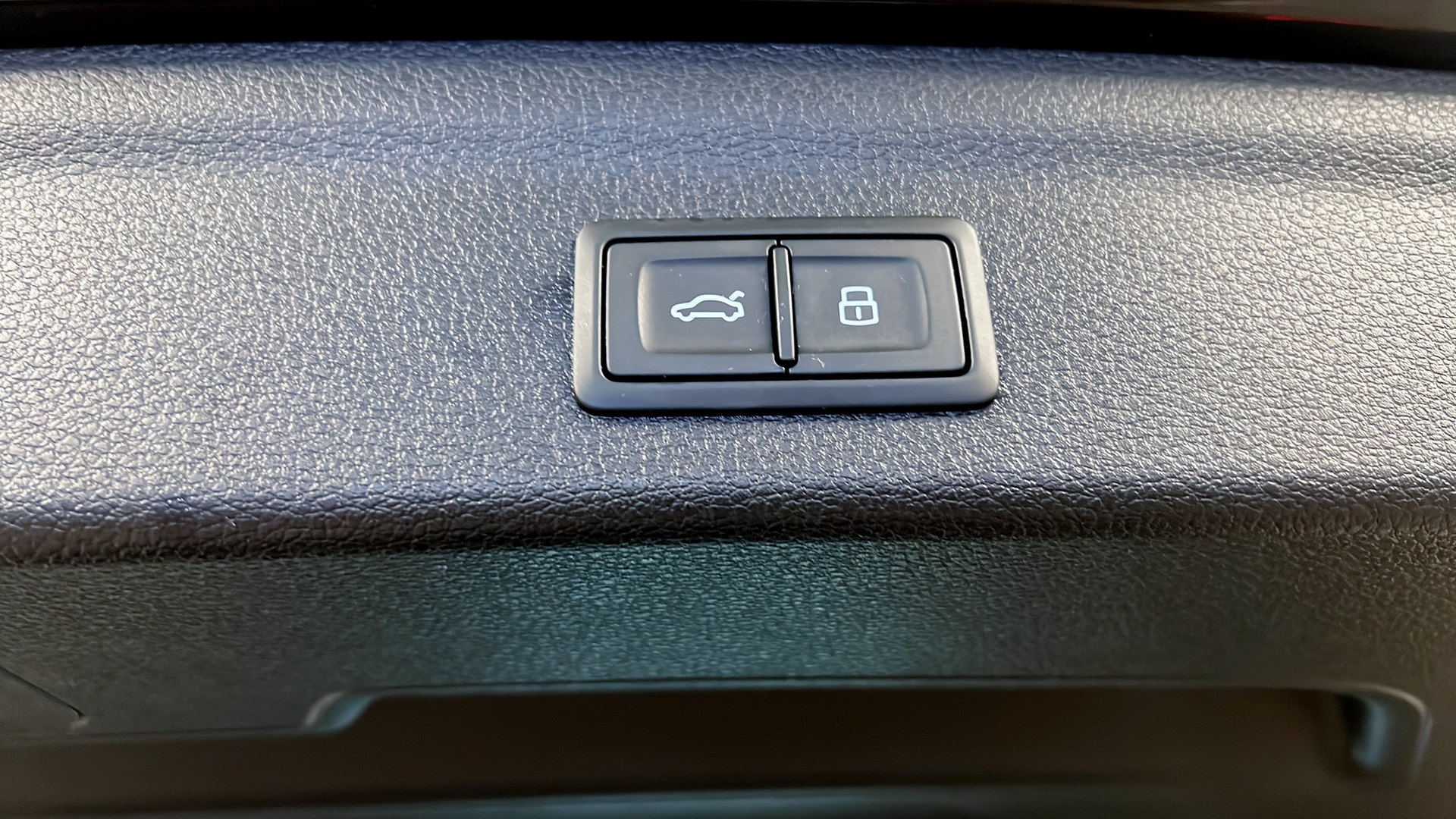 Audi Q3 LDJ74P