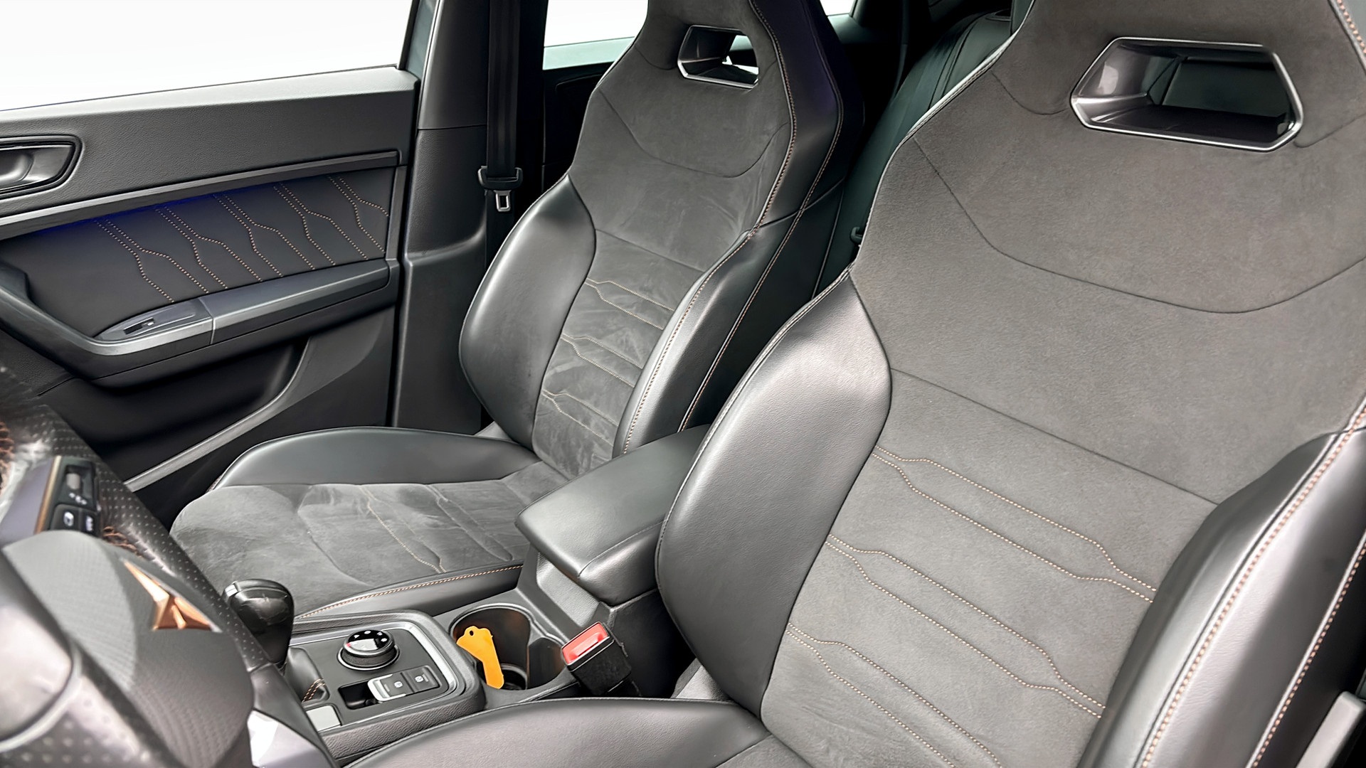 SEAT Cupra LDP61Y