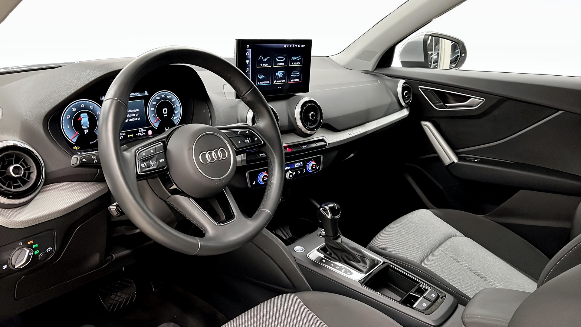 Audi Q2 LGL76J