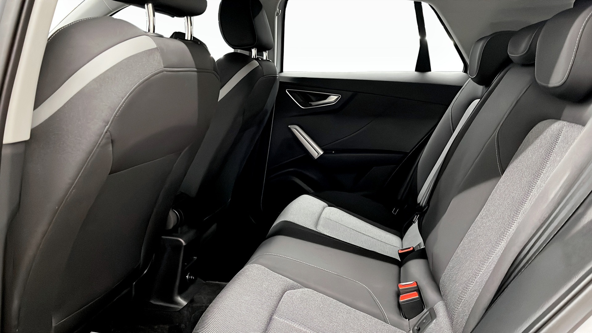 Audi Q2 LGL76J