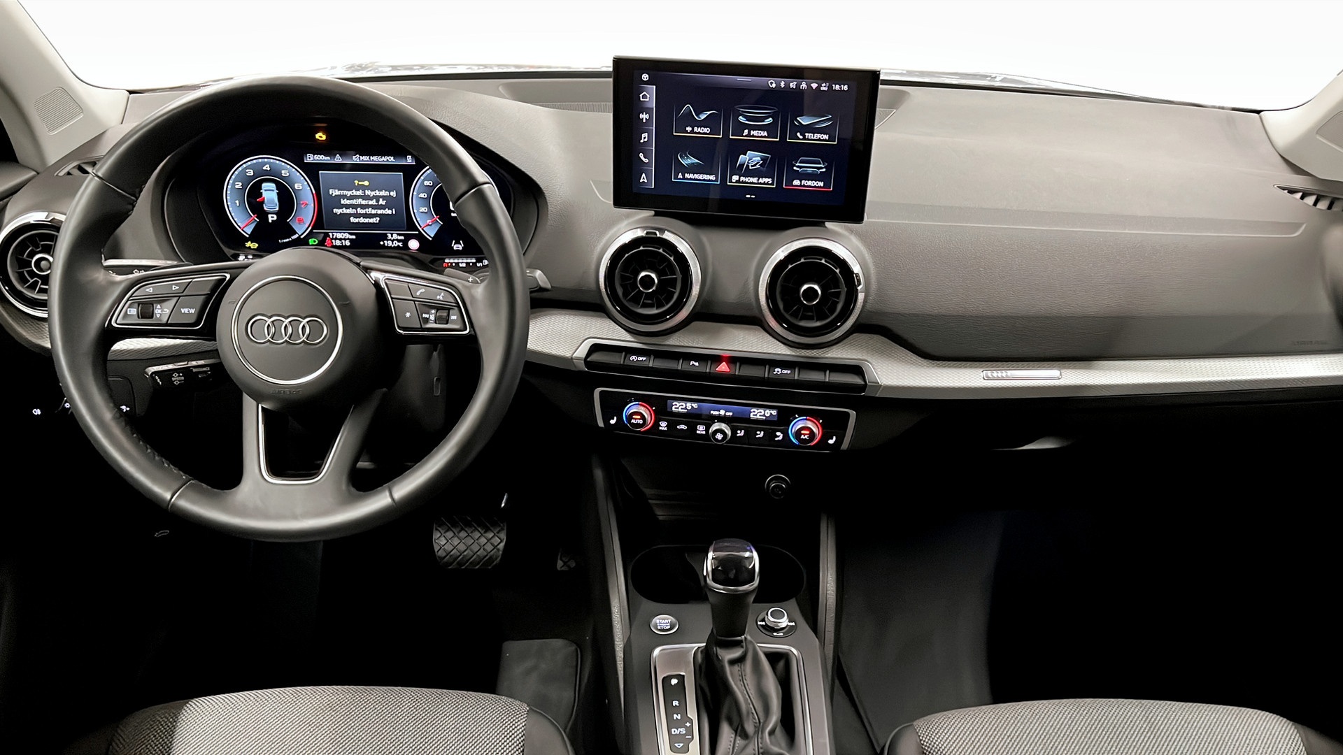 Audi Q2 LGL76J