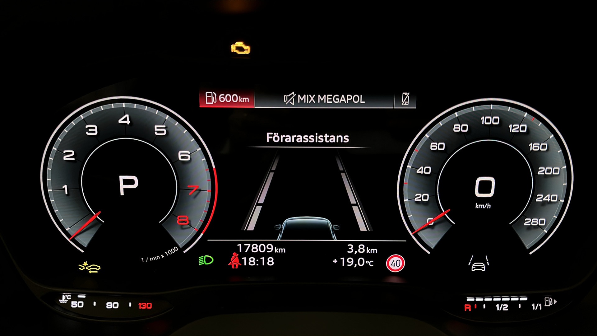 Audi Q2 LGL76J