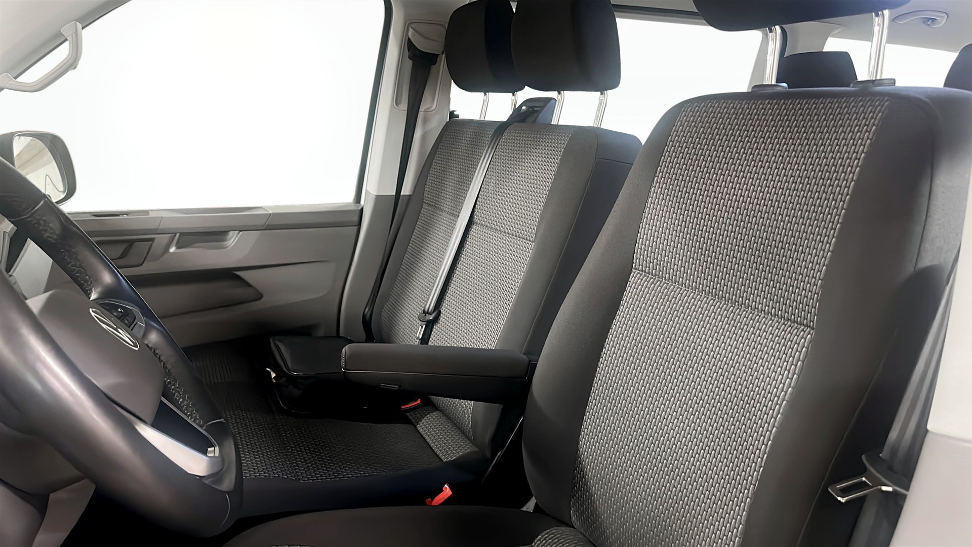Volkswagen T6.1 Caravelle kort hjubas LHG38C