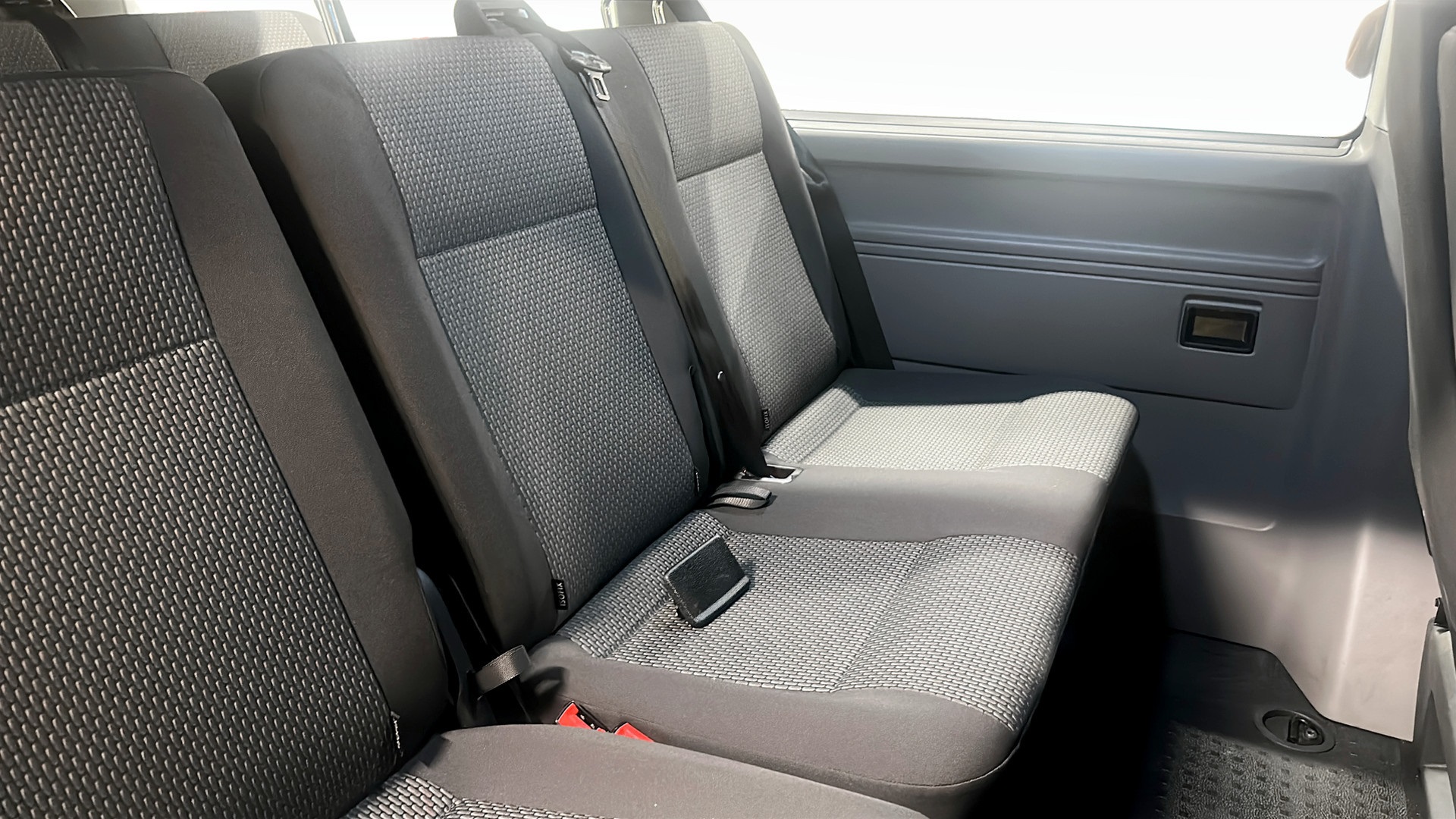 Volkswagen T6.1 Caravelle kort hjubas LHG38C