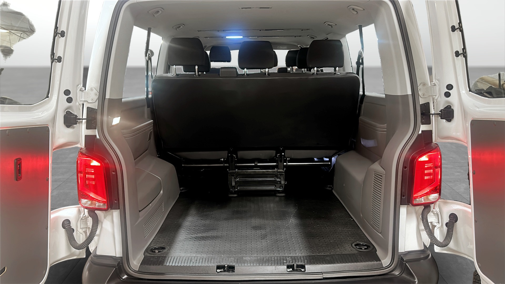 Volkswagen T6.1 Caravelle kort hjubas LHG38C