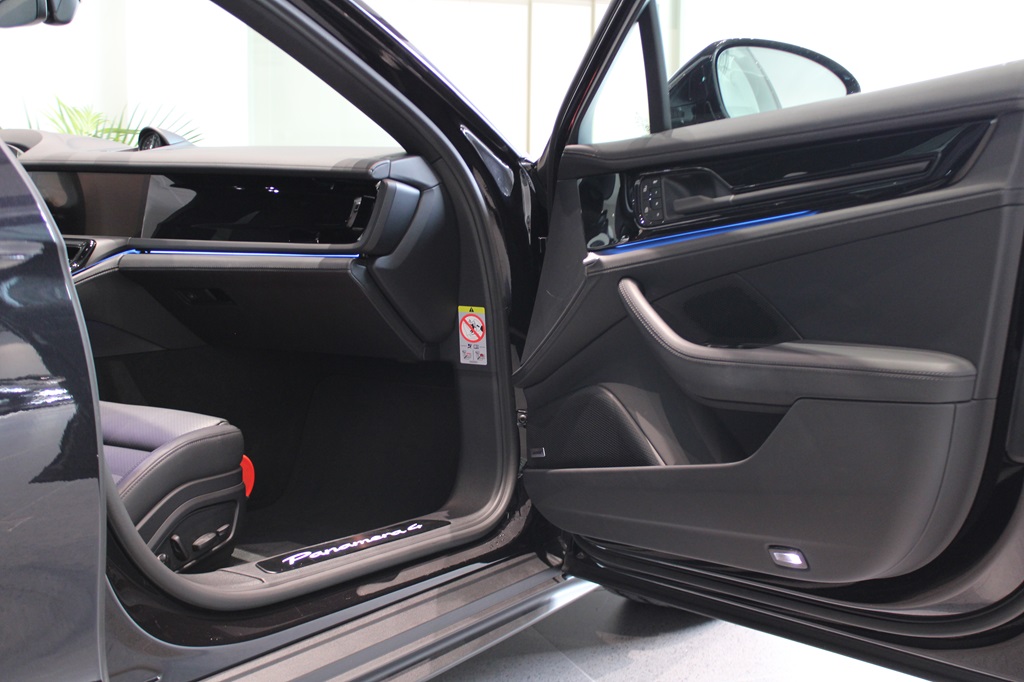 Porsche Panamera LHN11X