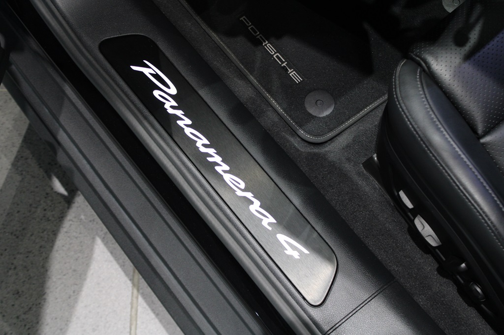 Porsche Panamera LHN11X