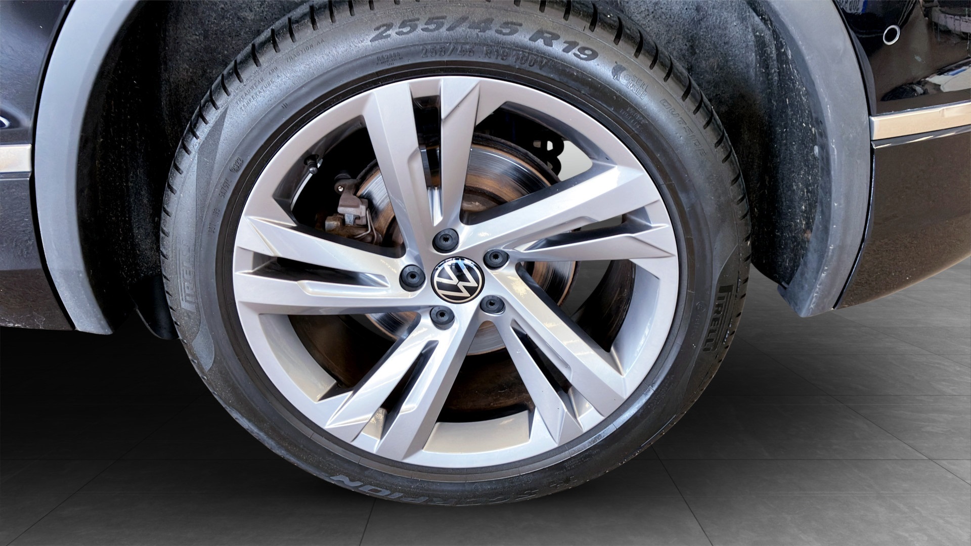 Volkswagen Tiguan LHU61W