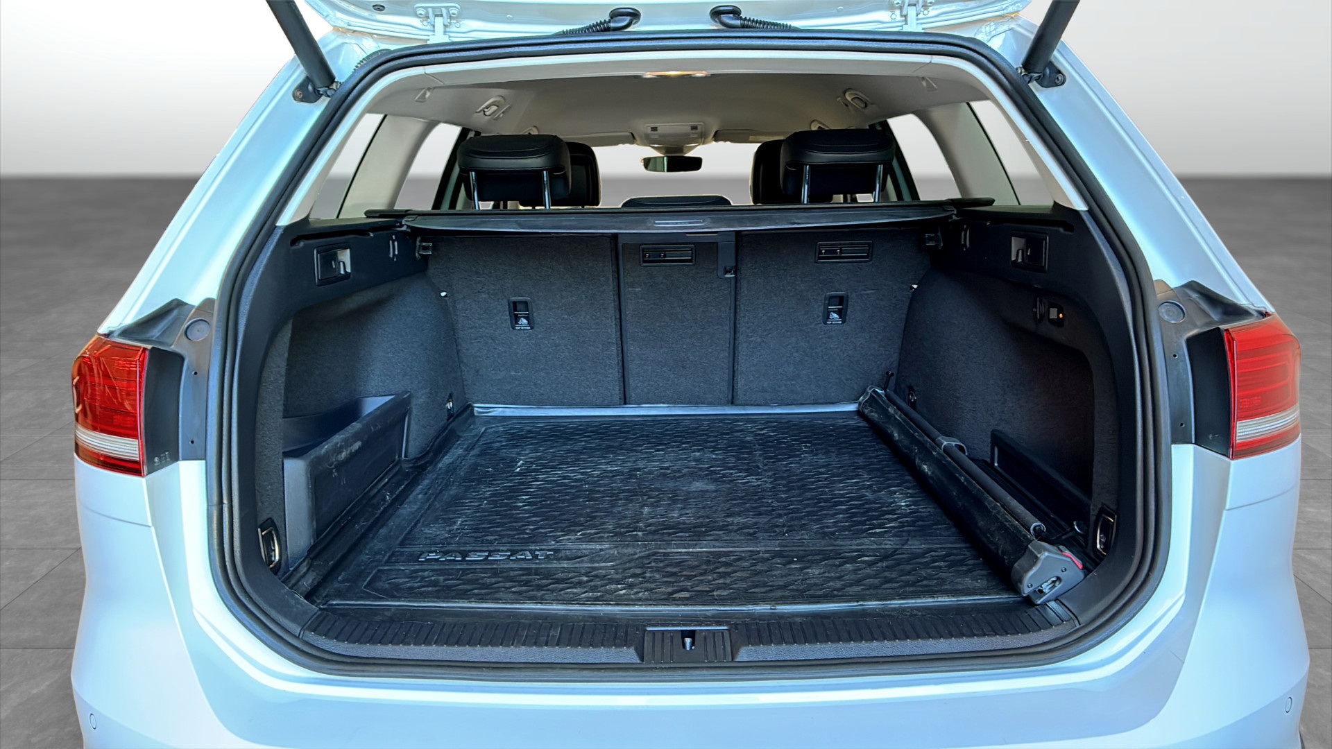 Volkswagen Passat LHZ68R