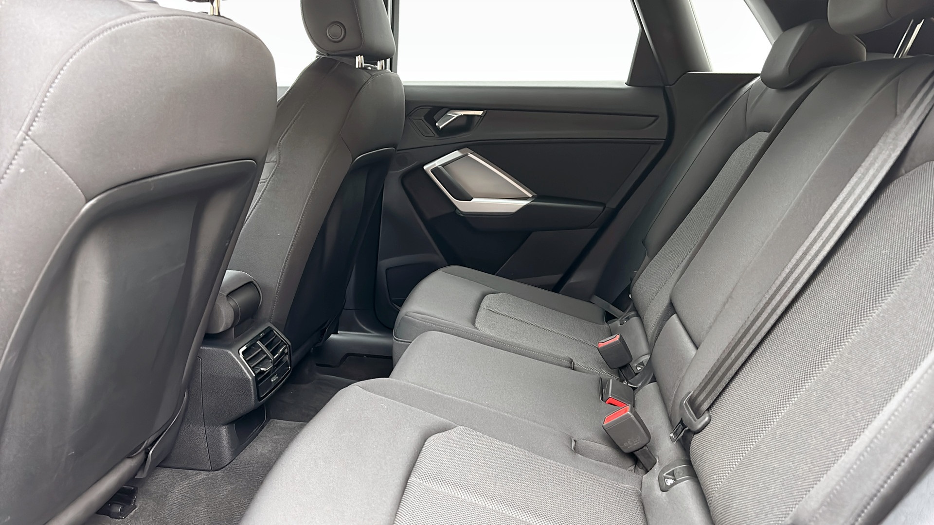 Audi Q3 LJA36P