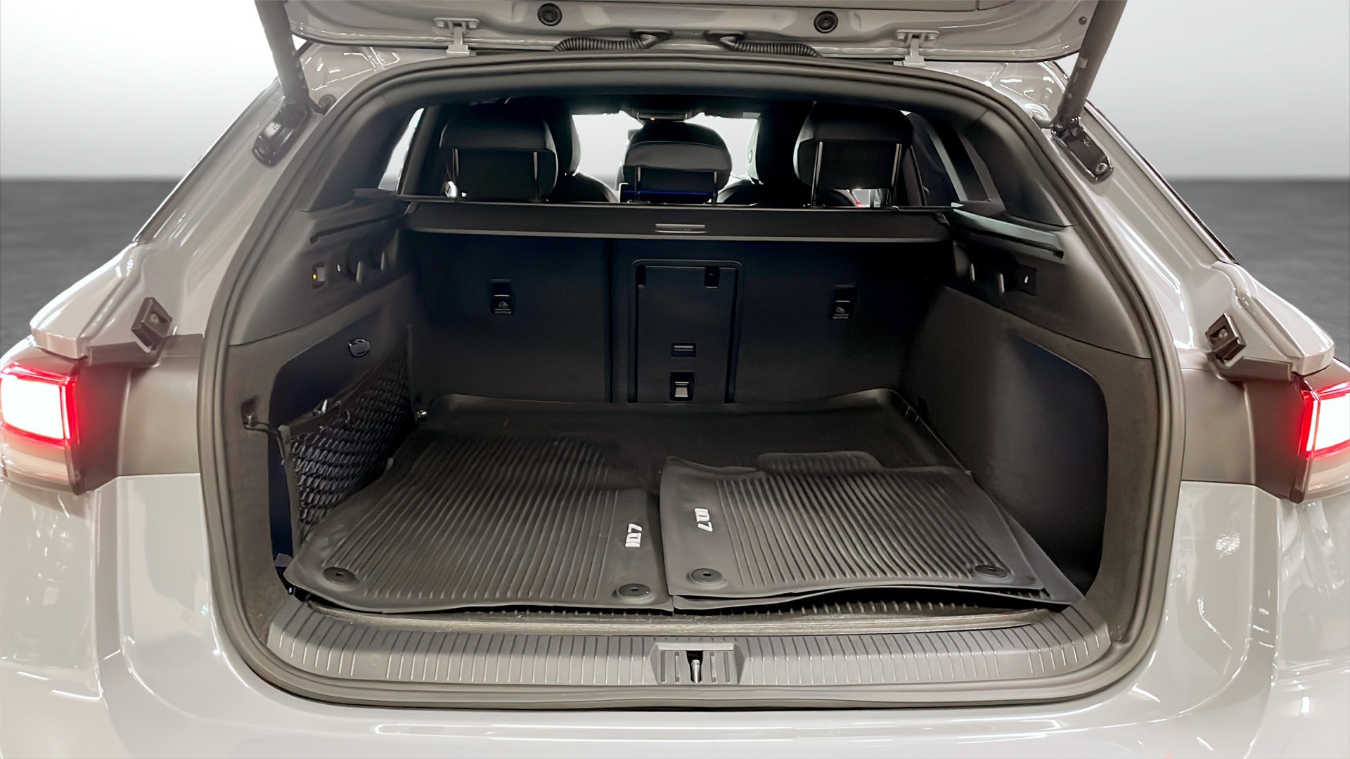 Volkswagen ID.7 Tourer LJB46N